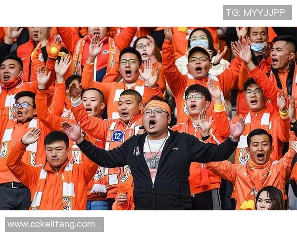 中超球迷行为引发广泛讨论 赛场内外的激烈争议与反思
